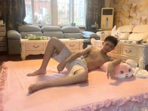 腹肌男Gay互吃鳮吧视频;：探索腹肌男 Gay 互吃鳮吧视频的秘密